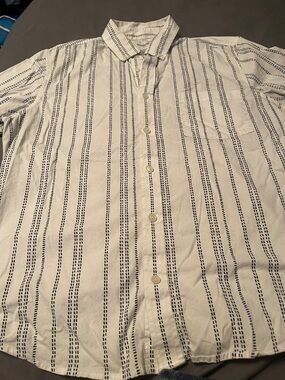 Men's White Short-Sleeve Button-Up Shirt with black stripe